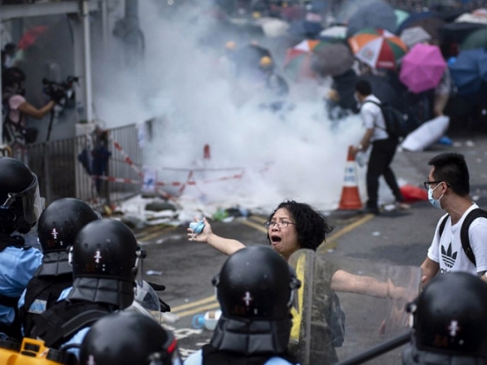 США пригрозили Китаю санкциями из-за Гонконга
