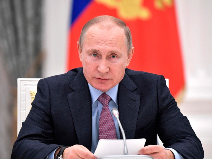 Путин поручил в течение недели решить вопросы с ценами на продукты