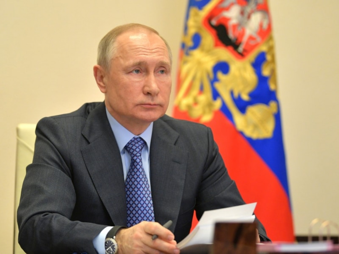 Путин поручил подготовить первую партию вакцины от коронавируса для Белоруссии