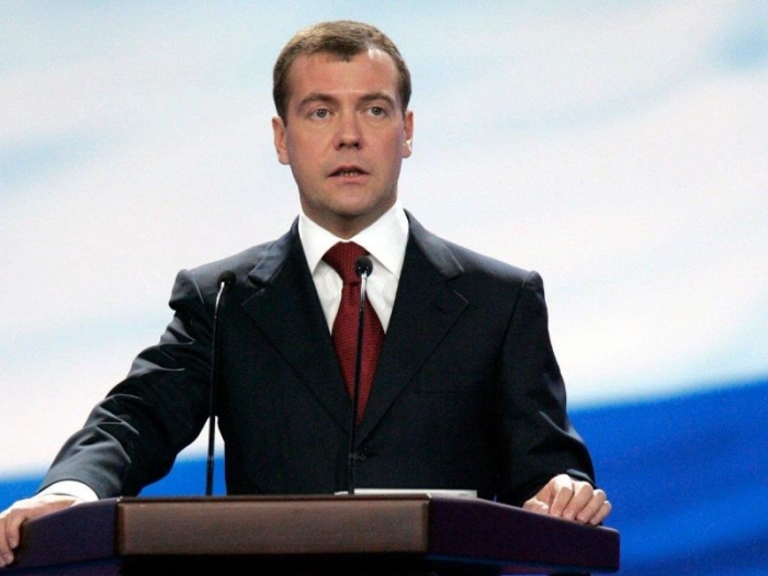 Представить меры по повышению доверия к правоохранителям поручил Медведев