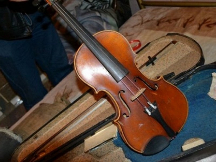 Эксперт оценил подлинность найденной под Тулой скрипки Страдивари