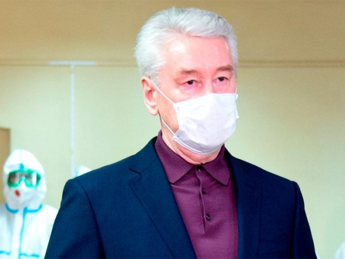 Собянин наградил столичных врачей за вклад в борьбу с пандемией COVID-19