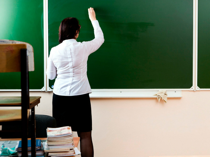 Оклад учителей России предложили повысить до трех прожиточных минимумов