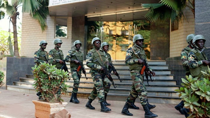В Буркина-Фасо при подрыве автобуса погибли четырнадцать человек