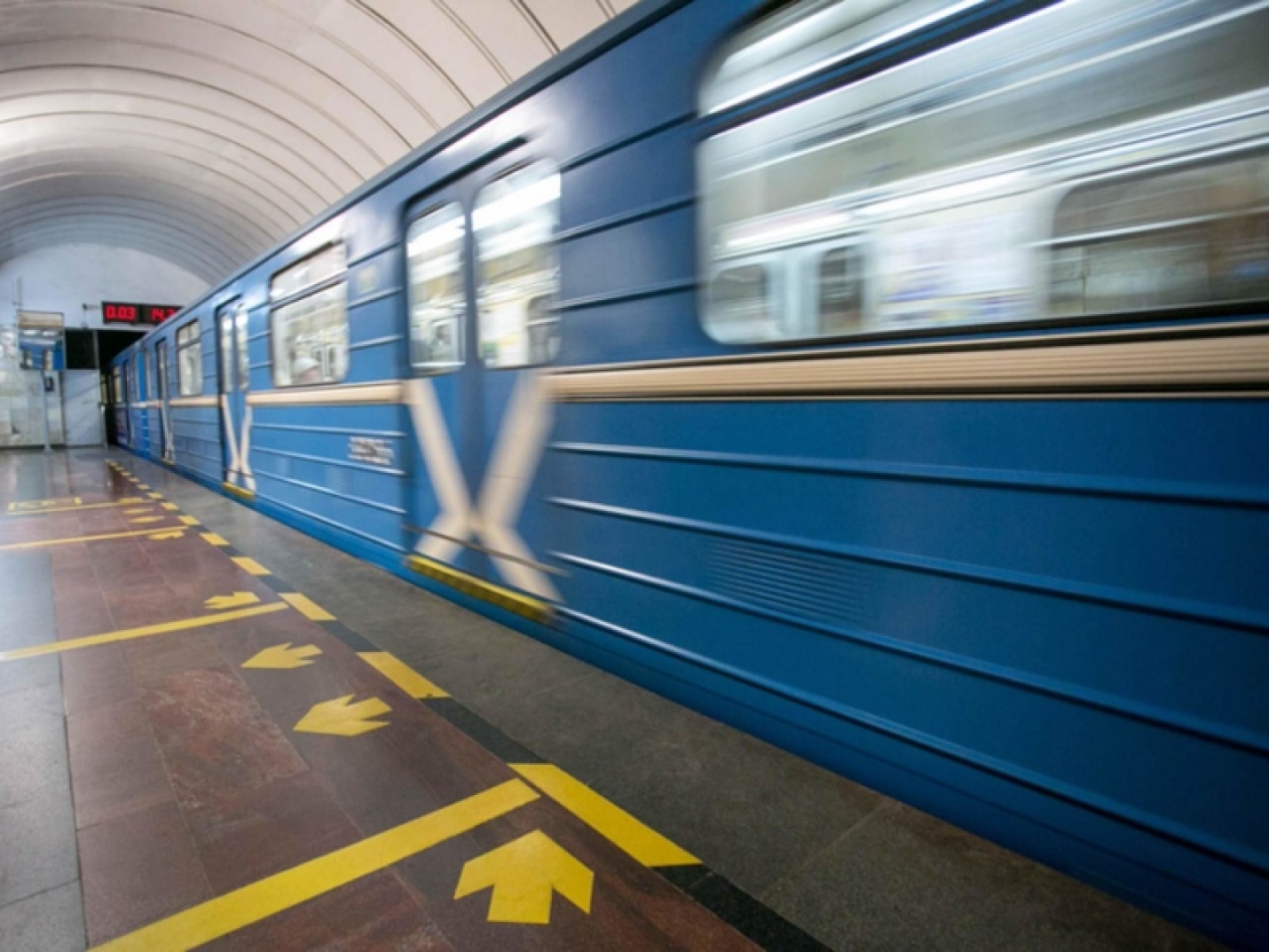 Вестибюли еще 13 станций метро временно закроют в Москве из-за низкой нагрузки