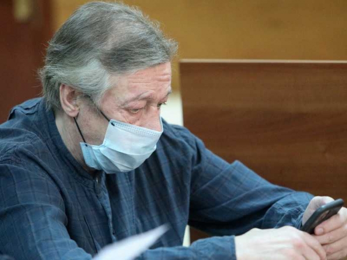Михаил Ефремов доставлен в суд для оглашения приговора