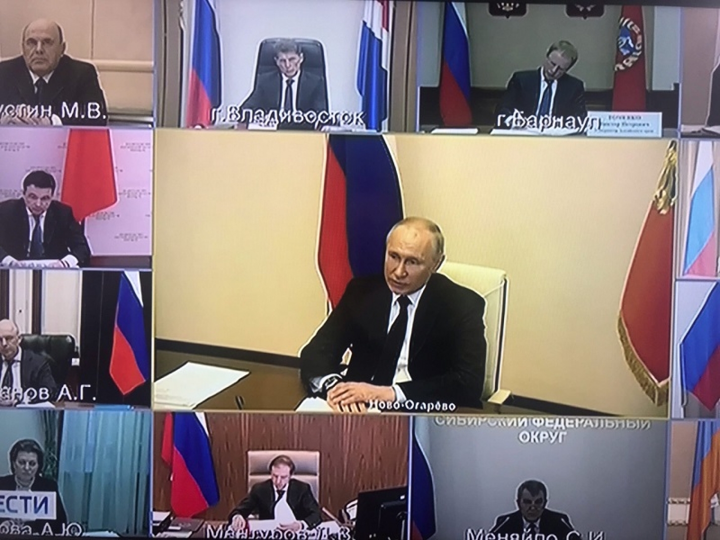 Путин обратился к россиянам из-за вируса с фразой «выбора сейчас нет»