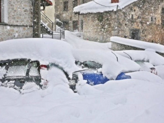 Европу накрыли мощные снегопады