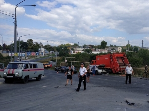 Мусоровоз протаранил 15 машин в Севастополе