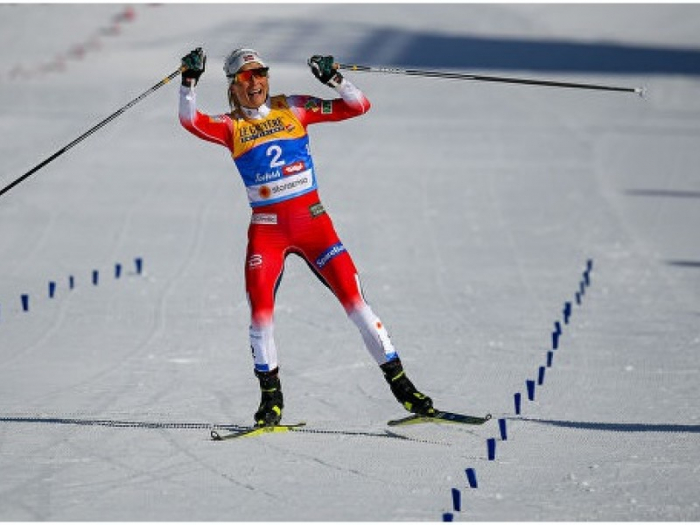 Лыжница Непряева победила в масс-старте на &quot;Тур де Ски&quot;