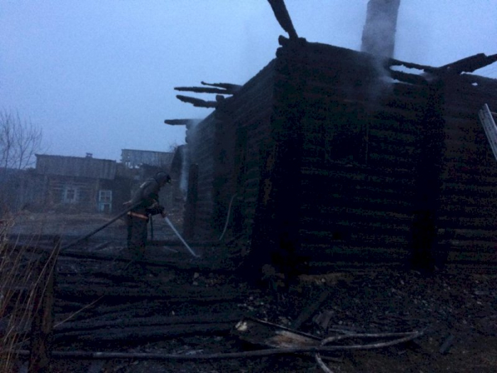 В результате пожара в Свердловской области погибли пять детей