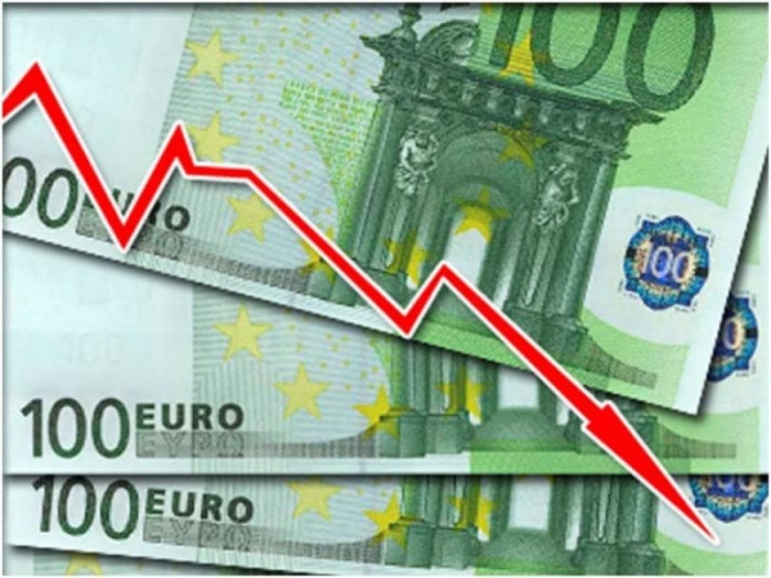 Курс евро опустился ниже 90 рублей впервые с 25 сентября
