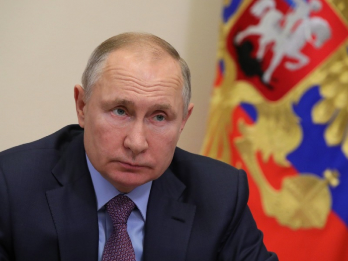 Владимир Путин обсудил с единороссами их инициативы в социальной политике
