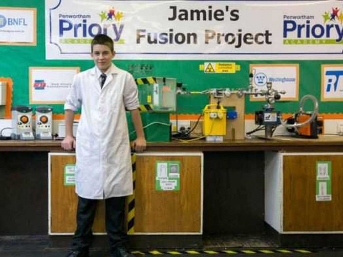 Школьник собрал домашний ядерный реактор и побил рекорд