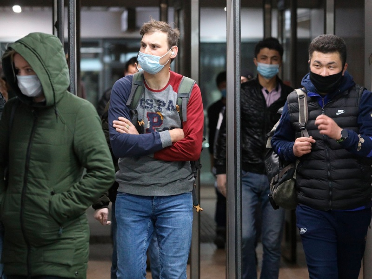 В Москве за отсутствие маски в метро оштрафовали почти 200 человек