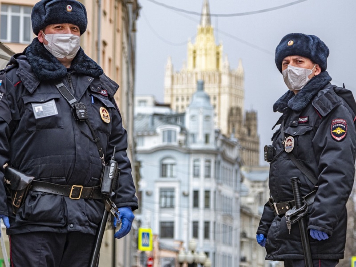 Полиция получила право штрафовать нарушителей режима изоляции в Москве