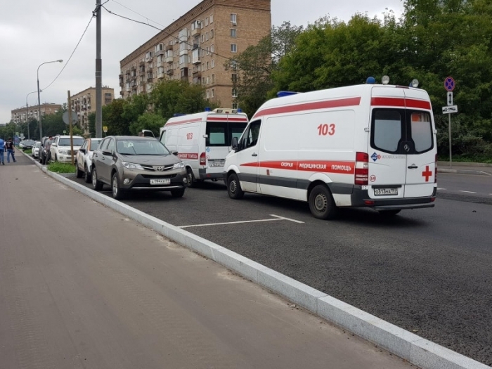 Три человека пострадали в ДТП с машиной скорой помощи в Люблино