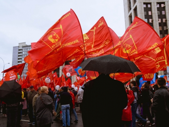 КПРФ требует отменить пропуска в Москве