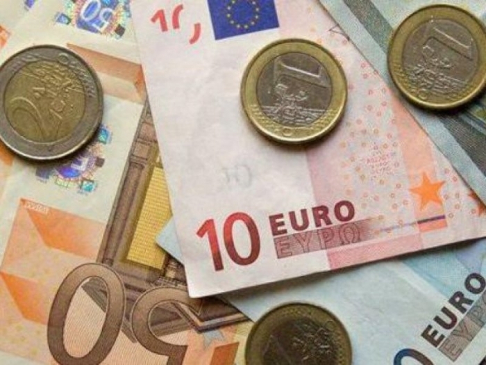 Курс евро поднялся выше 92 рублей впервые с 8 октября