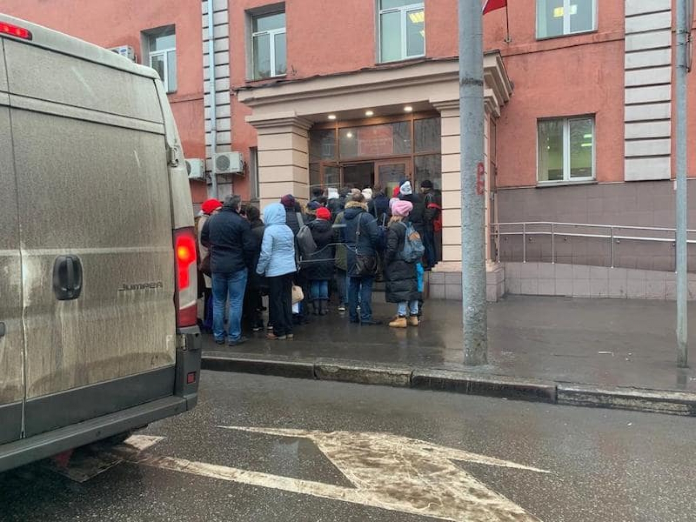 В Москве эвакуировали здания семи судов из-за сообщений о &quot;минировании&quot;