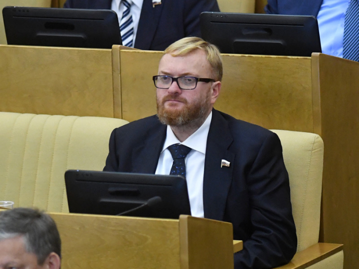 Милонов пожаловался на зарплаты депутатов