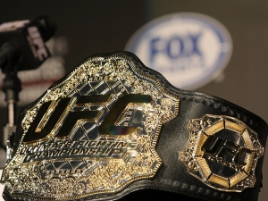 Джон Джонс, Дэниель Кормье и Хорхе Масвидал поделились своими прогнозами на бой за титул чемпиона UFC в лёгком весе.