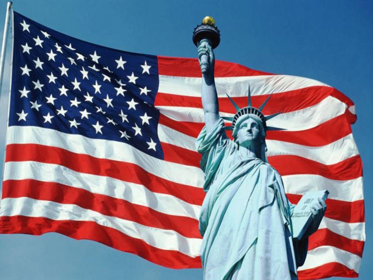 America. Флаг Америки и статуя свободы. США Соединенные штаты Америки. Культура США. Свободная Америка.