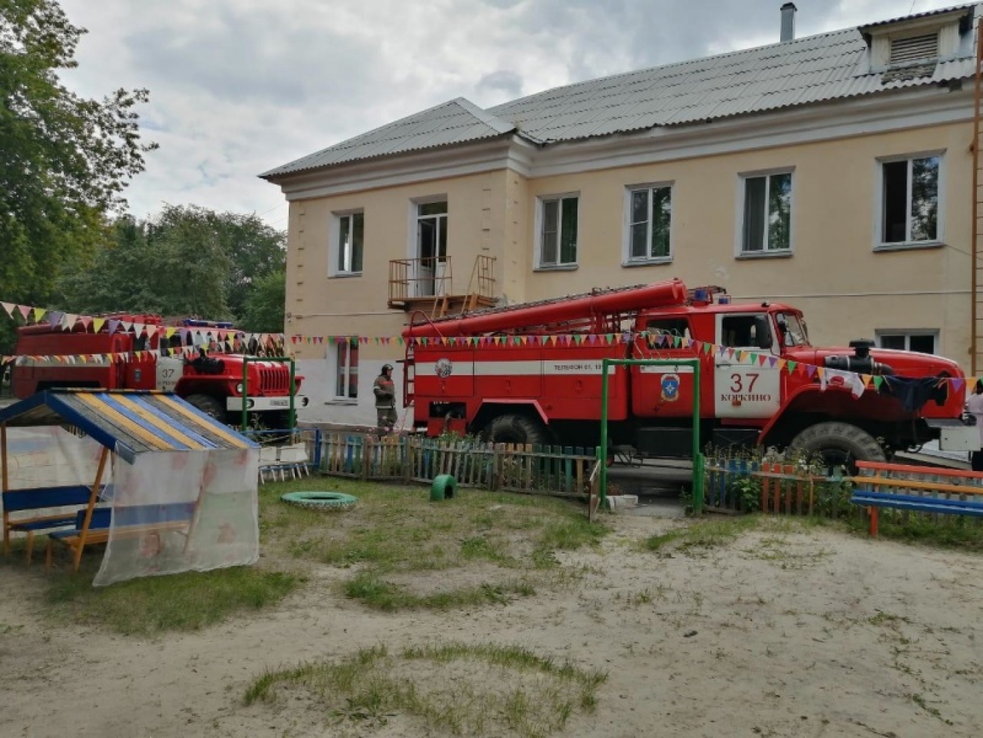 Около 100 человек эвакуировали из детсада на юге Москвы из-за возгорания